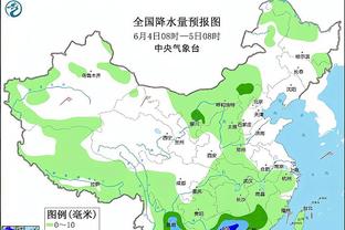 中国香港专家吐槽：苏亚雷斯还穿了球鞋，梅西连球鞋都没穿